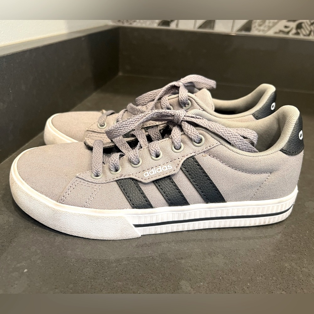Youth size 3 Adidas daily 3.0 skateboard shoes.